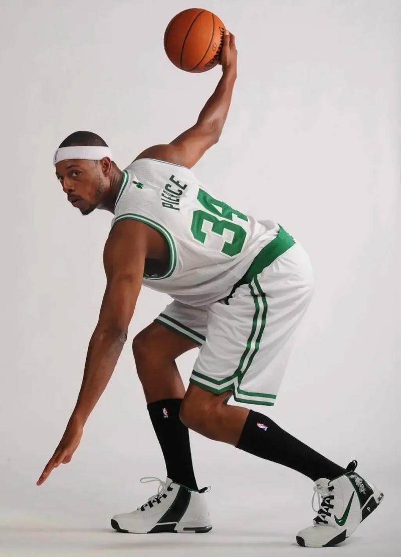 轮换3人但 轮换3人但